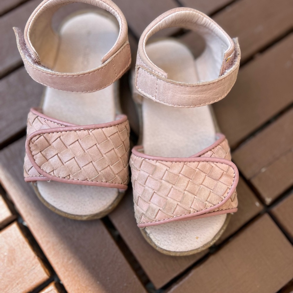 Consciously Baby leather sandals